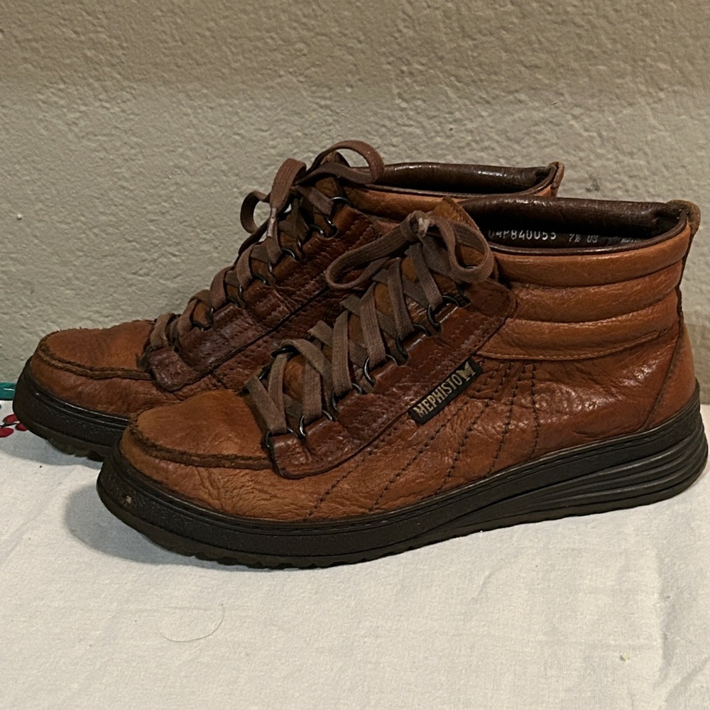 Vintage Women’s Mephisto Trampolin Chukka Boots View 3
